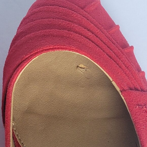 CL by Laundry Saleema Suede Ballet Flats Shoes in Chili Red. Size 9 - Picture 4 of 7